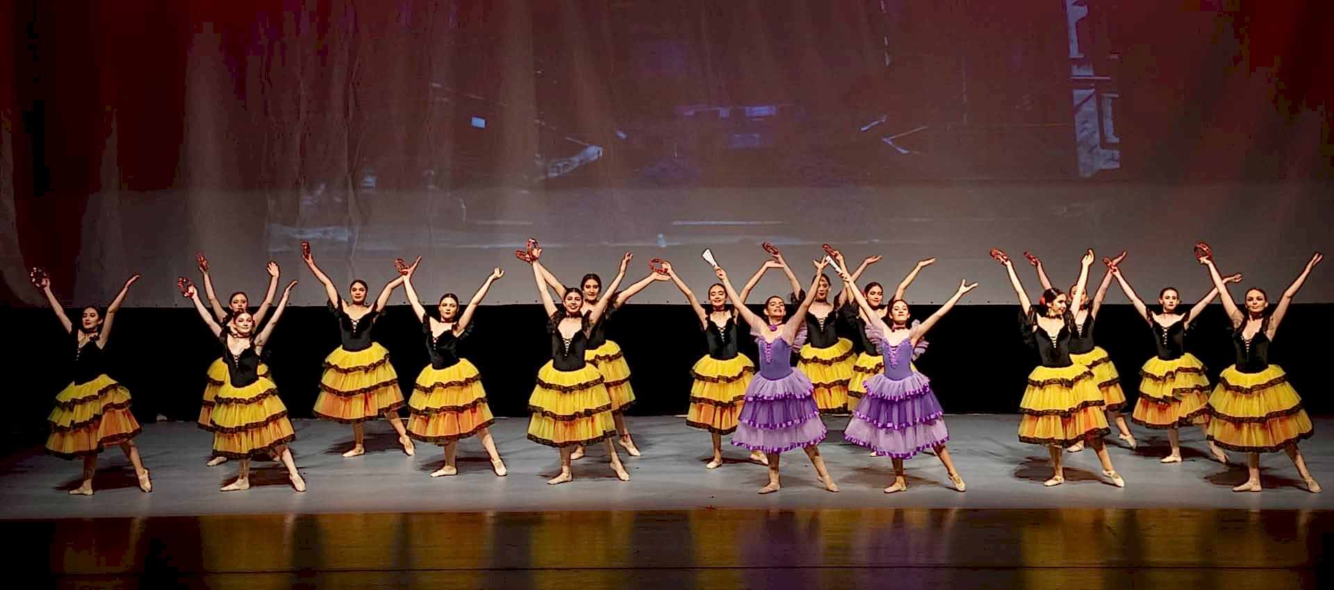 #13 Sihirli Pabuçlar Bale Okulu